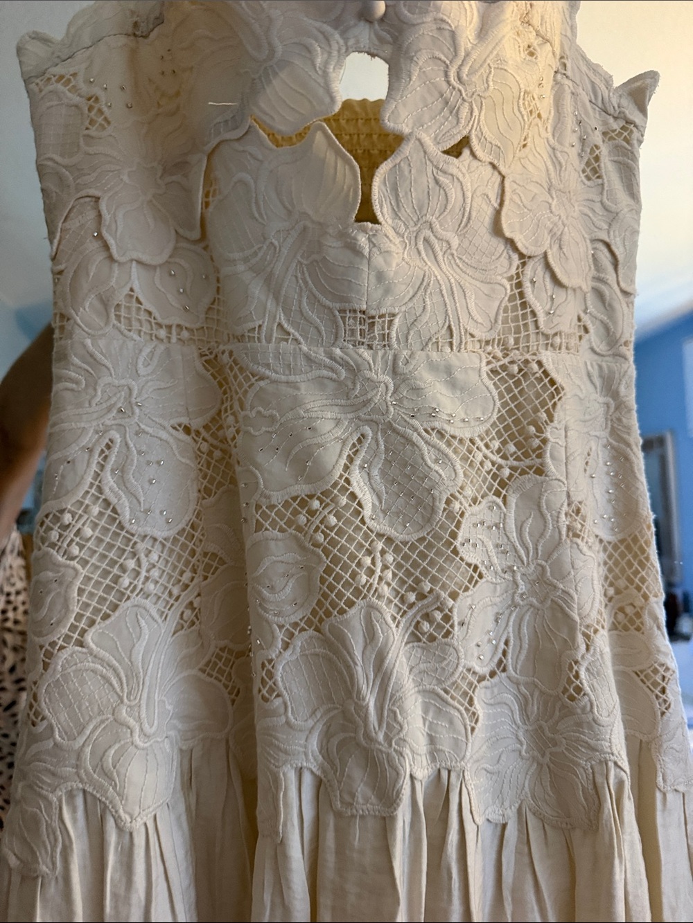 Sandro dress in ecru. Delicate lace bustier with cut out. worn once. - Picture 9 of 10
